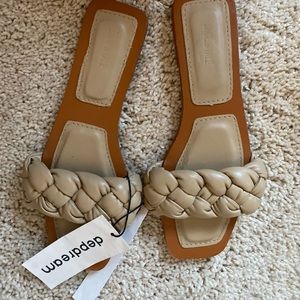 NWT. Amazon Brand Sandals